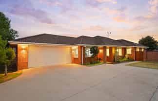 115 Barrington Drive, Huntington