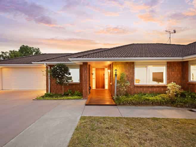 115 Barrington Drive, Huntington