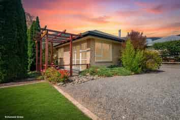 9 Captains Close, Waikawa