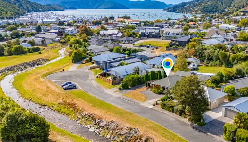 9 Captains Close, Waikawa