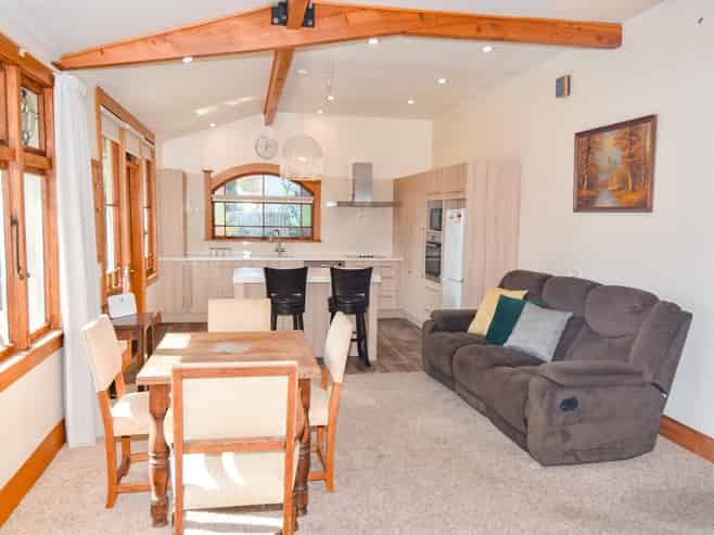 54 Earnslaw Street, Avenal