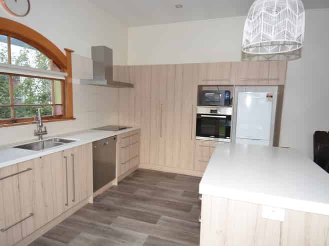 54 Earnslaw Street, Avenal