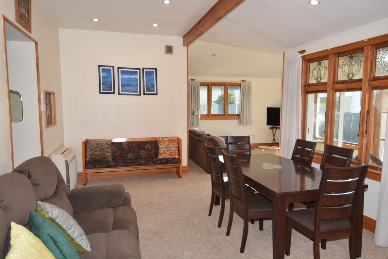 Close to Queens Park and City Centre - Fler