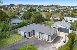 29 Amorino Drive, Red Beach