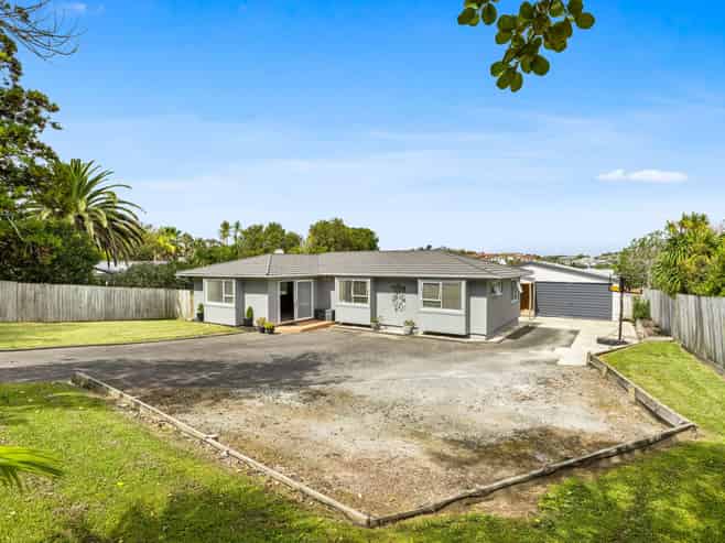 29 Amorino Drive, Red Beach
