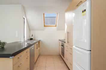 12A Brockworth Place, Riccarton