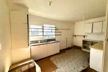 AFFORDABLE COMMUNITY / WORKSPACE
