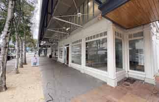 Compact retail in great location