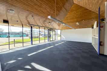 High Profile Corner Opportunity – Options Galore