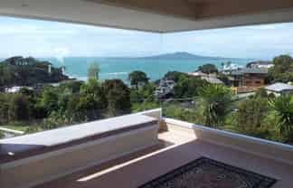 54 Beach Road, Castor Bay