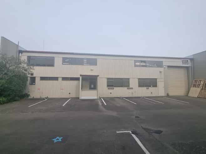 VERY CENTRAL DISTRIBUTION WAREHOUSE