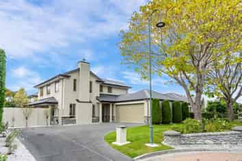 16 Brookfield Drive, Northwood