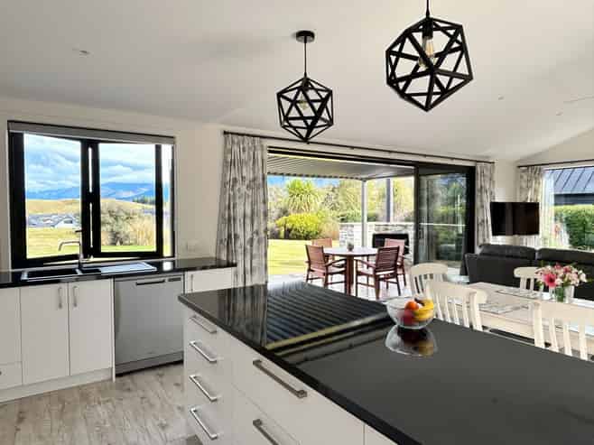 7 Fife Court, Jacks Point