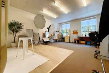 Short Term Epsom Studio with Park Views