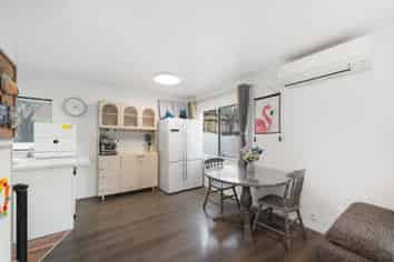 33A Lilburn Crescent, Massey