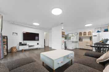 33A Lilburn Crescent, Massey