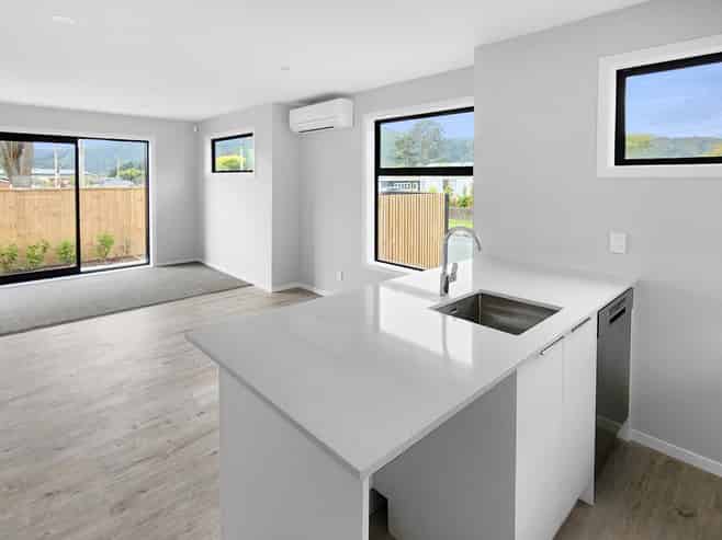 6 Reading Street, Wainuiomata