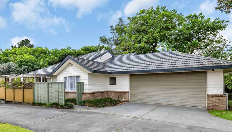 17D Bernard Street, Avenues