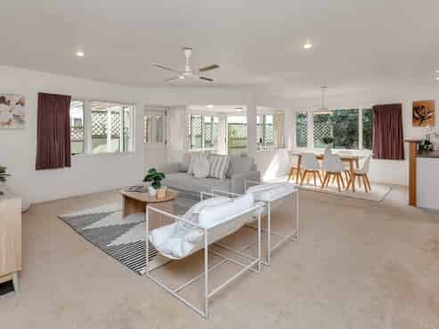 17D Bernard Street, Avenues