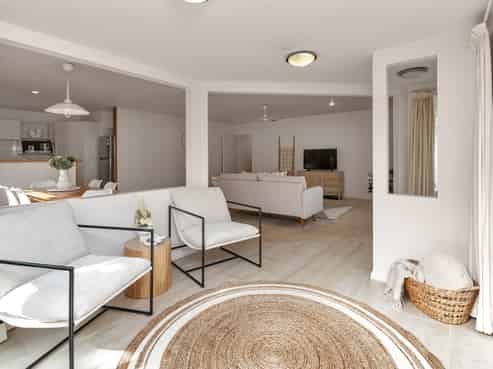 17D Bernard Street, Avenues