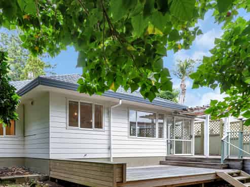 17D Bernard Street, Avenues