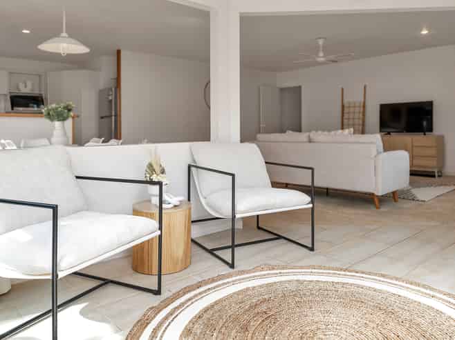 17D Bernard Street, Avenues