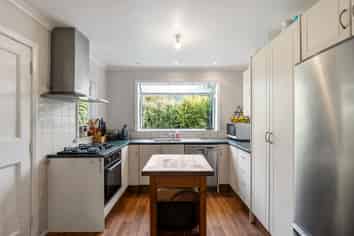 14 Kowhai Street, Tawa