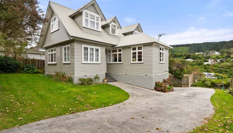 30 and 30A Ngatitoa Street, Tawa