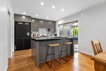 30 and 30A Ngatitoa Street, Tawa