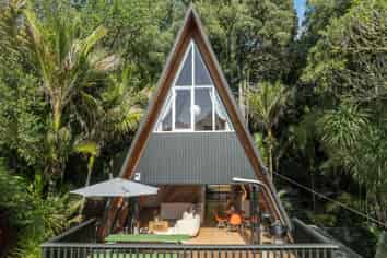 5 Paturoa Road, Titirangi