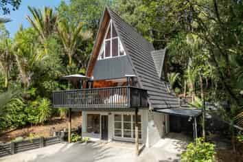 5 Paturoa Road, Titirangi