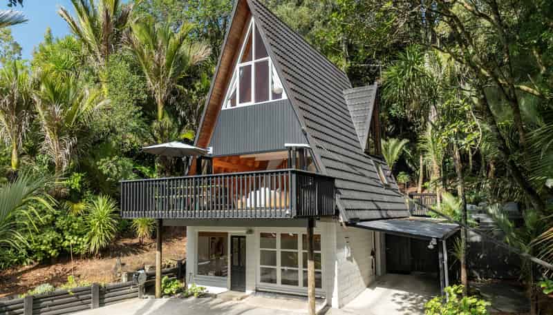 5 Paturoa Road, Titirangi