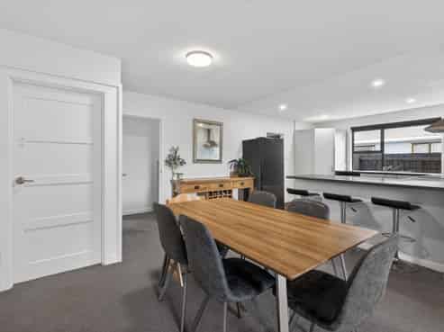 270 Breezes Road, Aranui