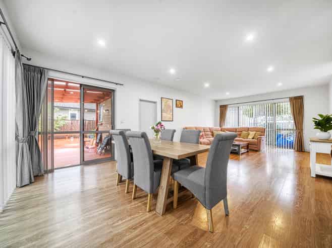 8 Moville Drive, Flat Bush