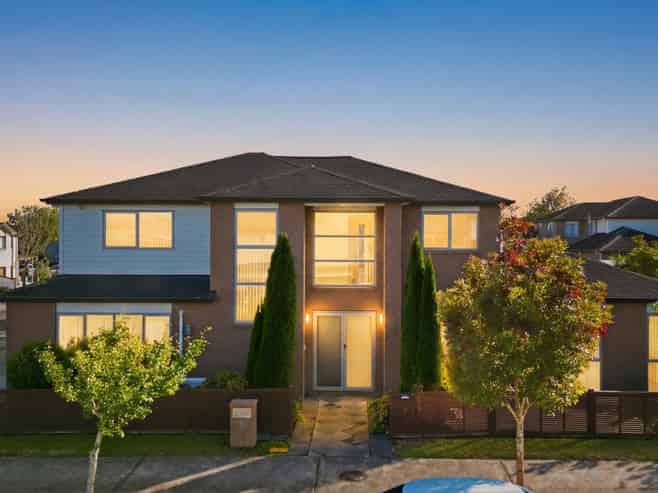 8 Moville Drive, Flat Bush