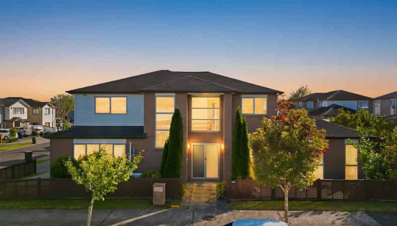 8 Moville Drive, Flat Bush