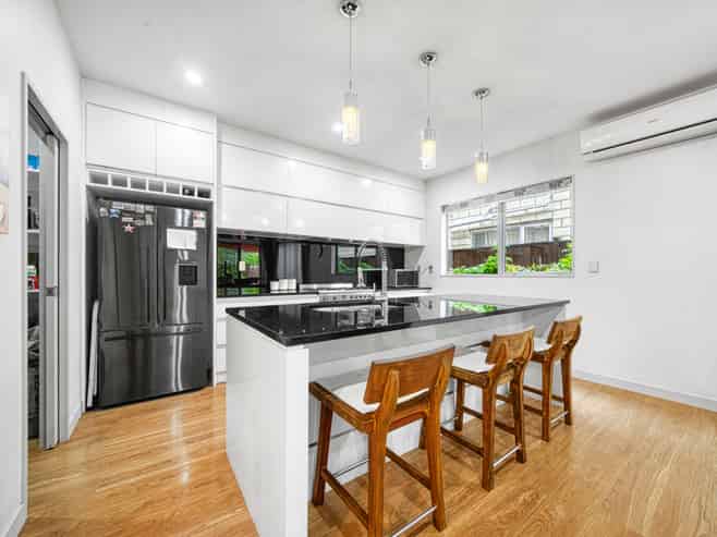 8 Moville Drive, Flat Bush