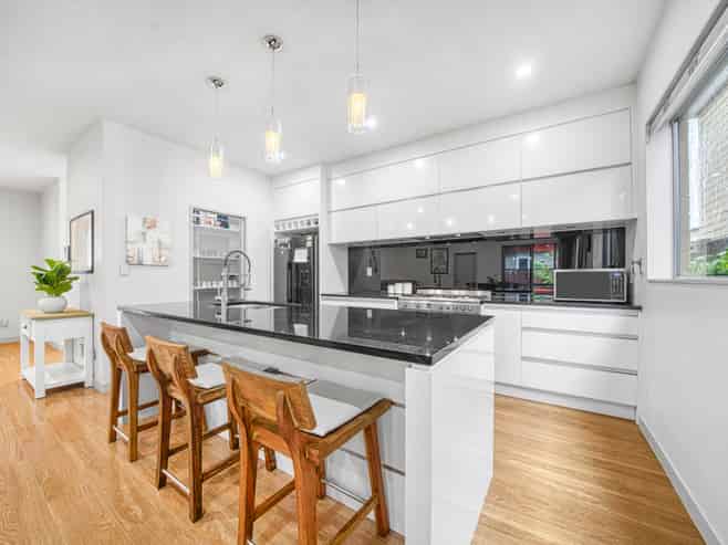 8 Moville Drive, Flat Bush