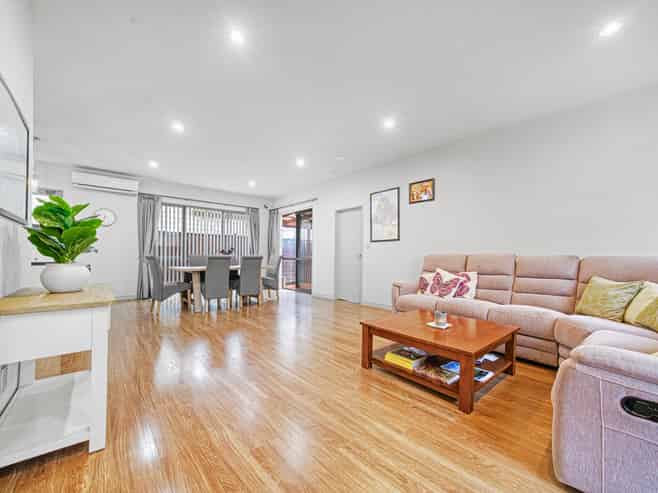 8 Moville Drive, Flat Bush