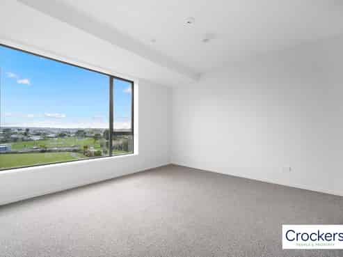 6/14 Treasure Lane, Te Atatu South