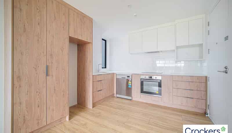 6/14 Treasure Lane, Te Atatu South