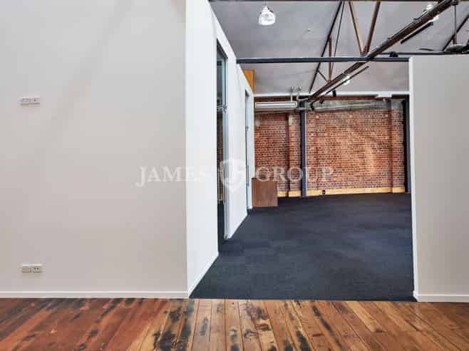 REFURBISHED CBD OFFICE | 7 CAR PARKS