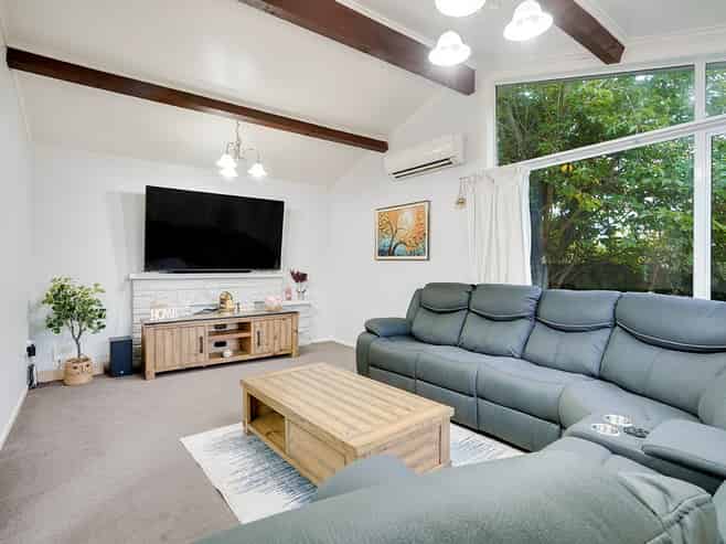 2 Margaret Place, Deanwell