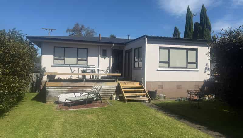 115 Sixteenth Avenue, Avenues