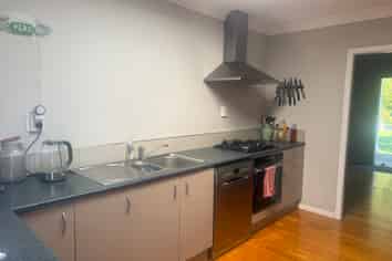 115 Sixteenth Avenue, Avenues