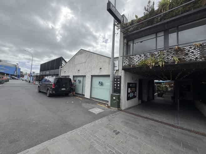 Compact Hospo Opportunity on Hurstmere Road