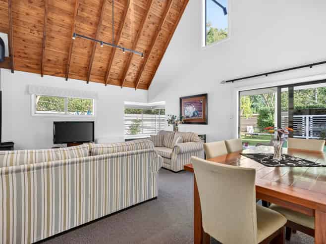 38C Kuratawhiti Street, Greytown