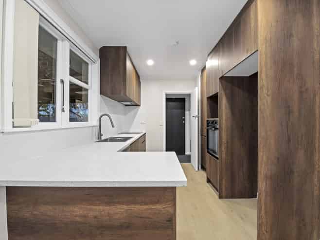 17 Gill Crescent, Redwoodtown