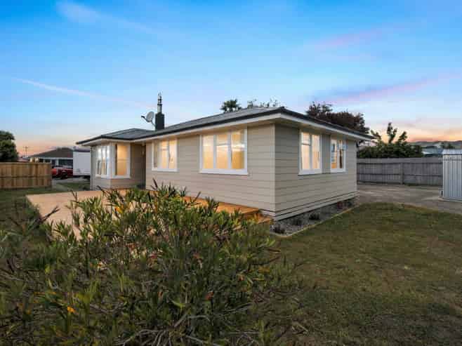 17 Gill Crescent, Redwoodtown