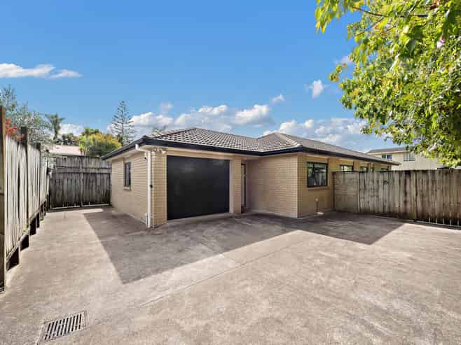 40A Pine Avenue, Henderson